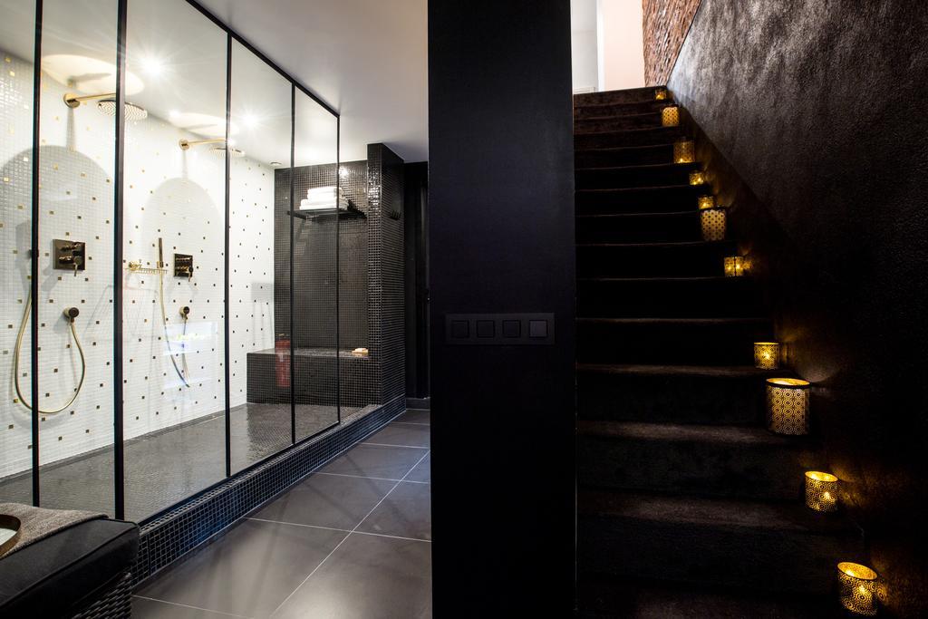 Chambre Avec Jacuzzi Sauna Privatif Brussels Exterior photo
