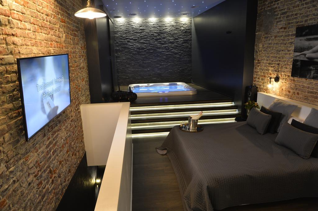 Chambre Avec Jacuzzi Sauna Privatif Brussels Exterior photo