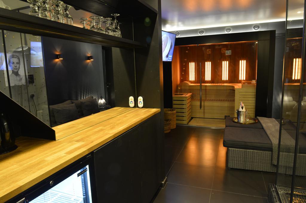 Chambre Avec Jacuzzi Sauna Privatif Brussels Exterior photo